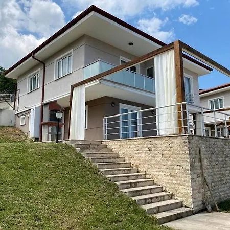فلة 3 في 1 مع مسبح وإطلالة على بحيرة سبانجا في مجمع منظرة 4* Kurtkoy (Sakarya)